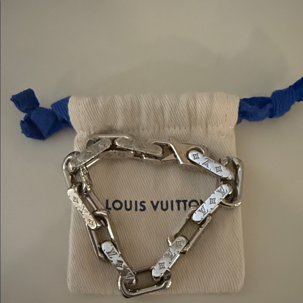 Louis Vuitton Metallic Silver Chain Bracelet